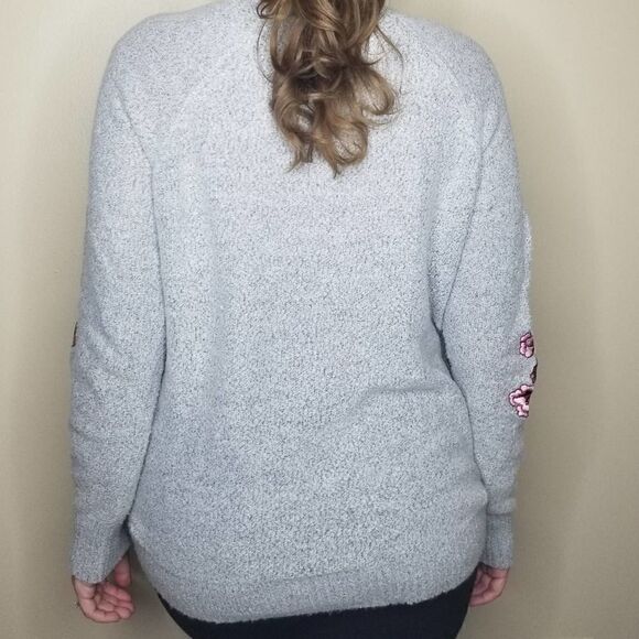 Cloud Chaser Embroidered Floral Sleeve Pullover Sweater Large - Picture 6 of 10